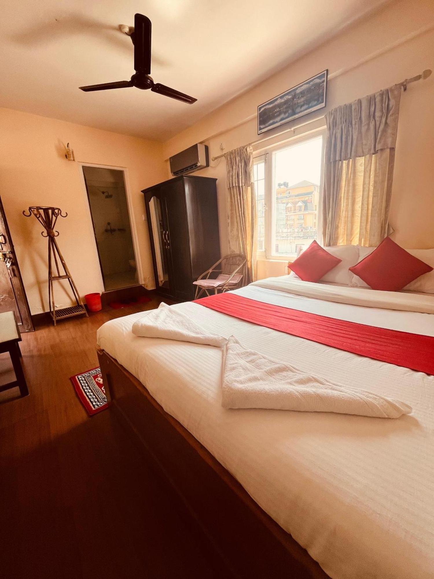Hotel Global Inn Похара Екстериор снимка